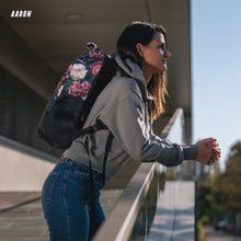 Laden Sie das Bild in den Galerie-Viewer, AARON Rolltop Rucksack für Damen und Herren