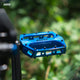 AARON Rock MTB Pedale - Blau mit robustem Aluminiumrahmen und besonders griffigen Pins für sicheres Mountainbiken
